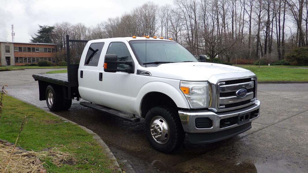 2015 Ford F-350 8 Foot Flat Deck Crew Cab 4WD Dually