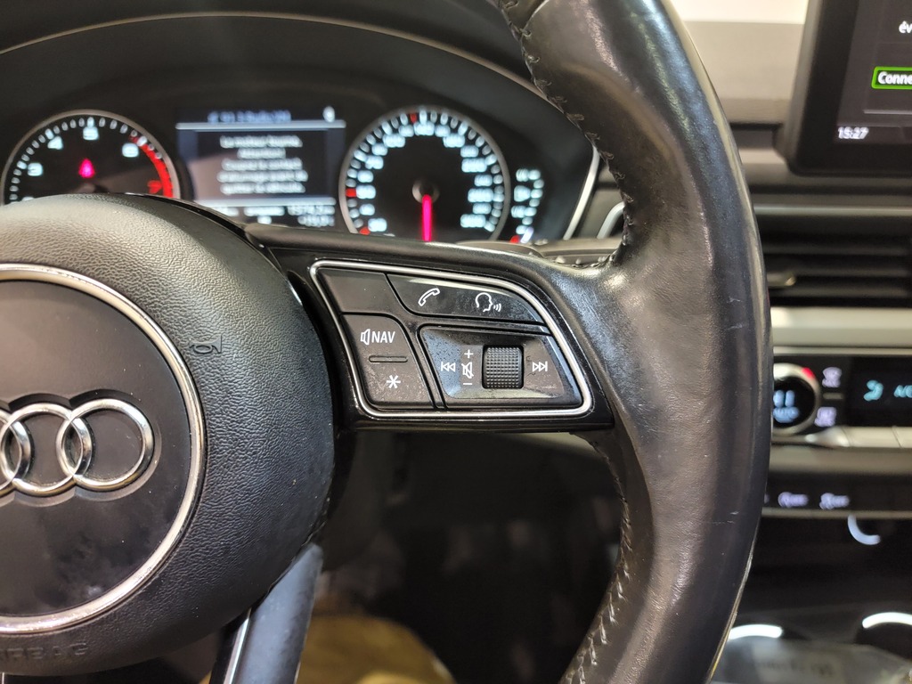 Audi A4 2017 Climatisation, Mirroirs électriques, Sièges électriques, Vitres électriques, Sièges chauffants, Intérieur cuir, Verrouillage électrique, Toit ouvrant, Régulateur de vitesse, Bluetooth, Commandes de la radio au volant