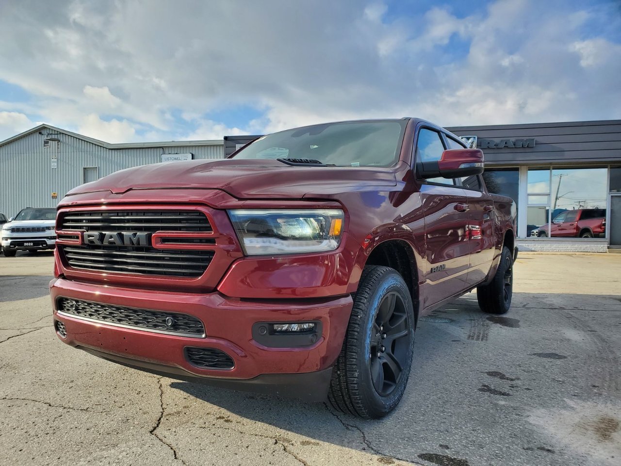 2024 Ram 1500 SPORT LEVEL 2 | SPORT HOOD | TRAILER BRAKE / 