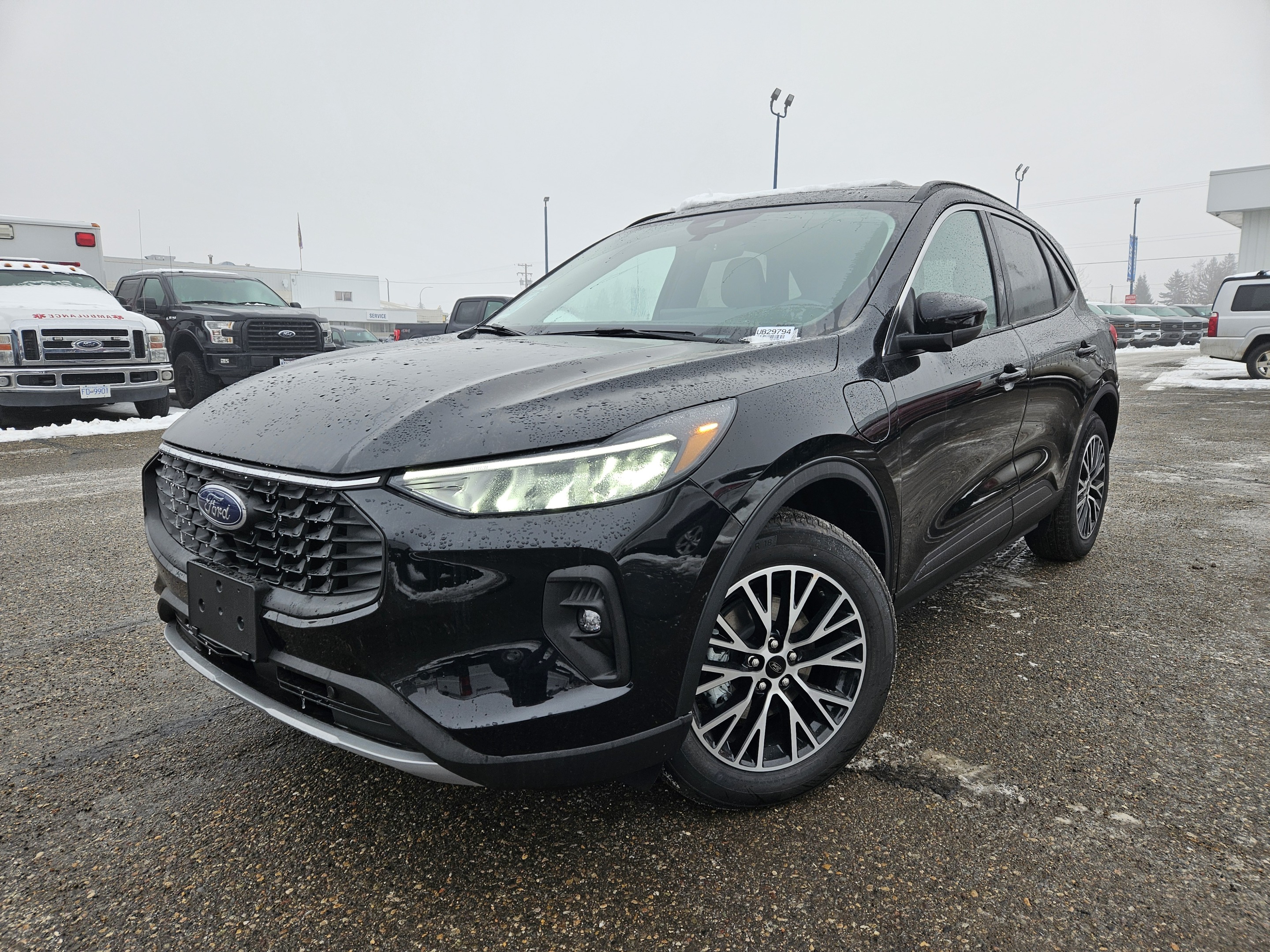 2023 Ford Escape PHEV | FWD | Class II Trailer Tow Package