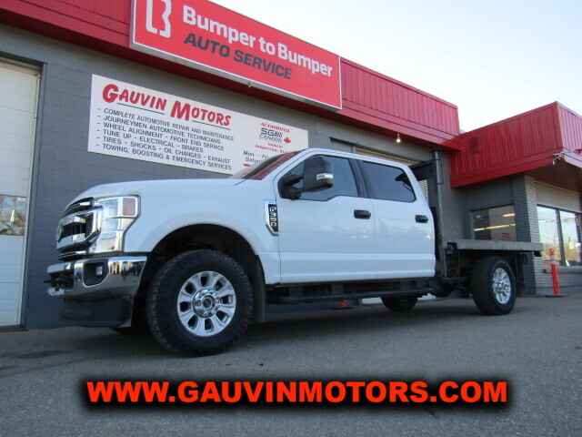 2020 Ford F-350 XLT 4WD Crew Cab Deck Loaded Priced to Sell! 