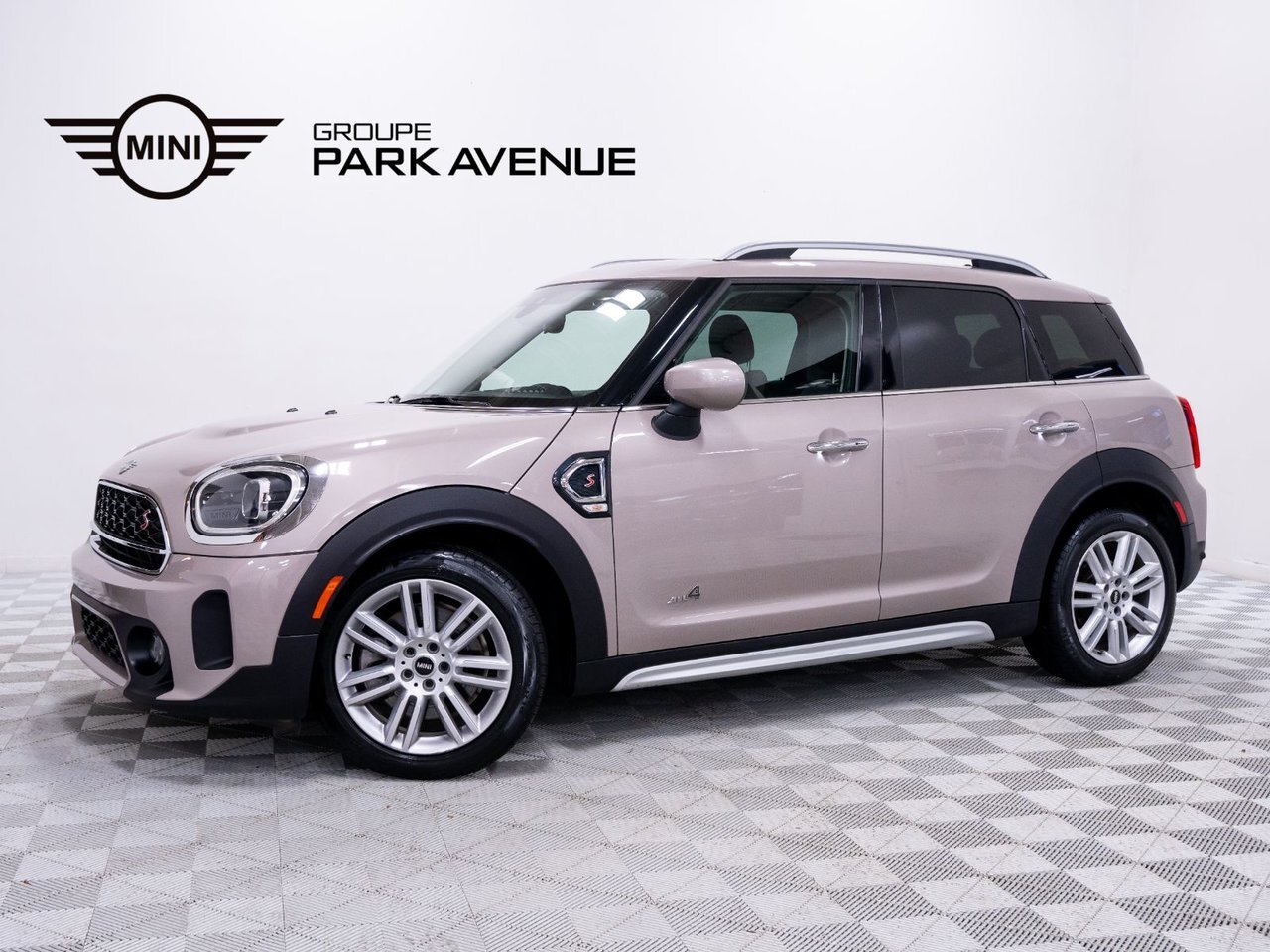 2023 MINI Cooper S Countryman Base **Leasing Available** / ** Location Disponibl