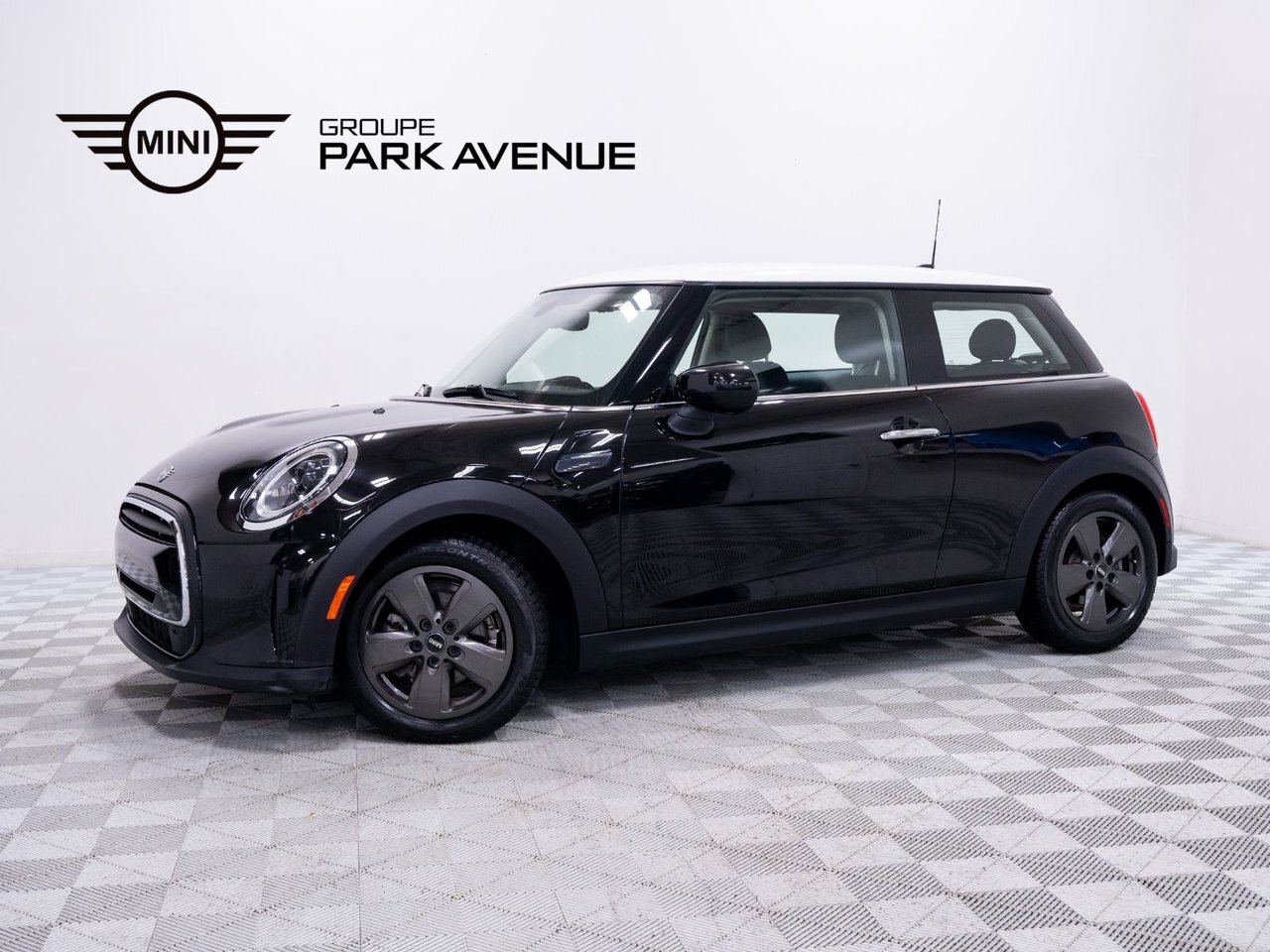 2022 MINI Cooper Base Balance of warranty | Certified | Delivery in