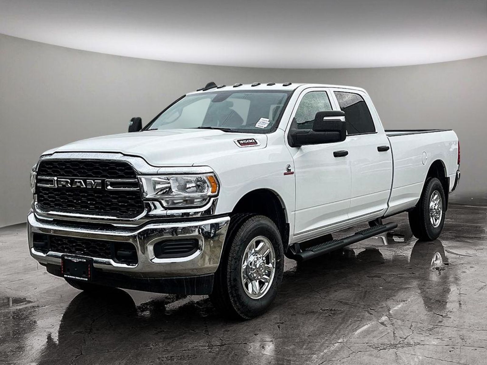 2024 Ram 3500 Tradesman - Uconnect 5 with 8.4–in display / NO FE