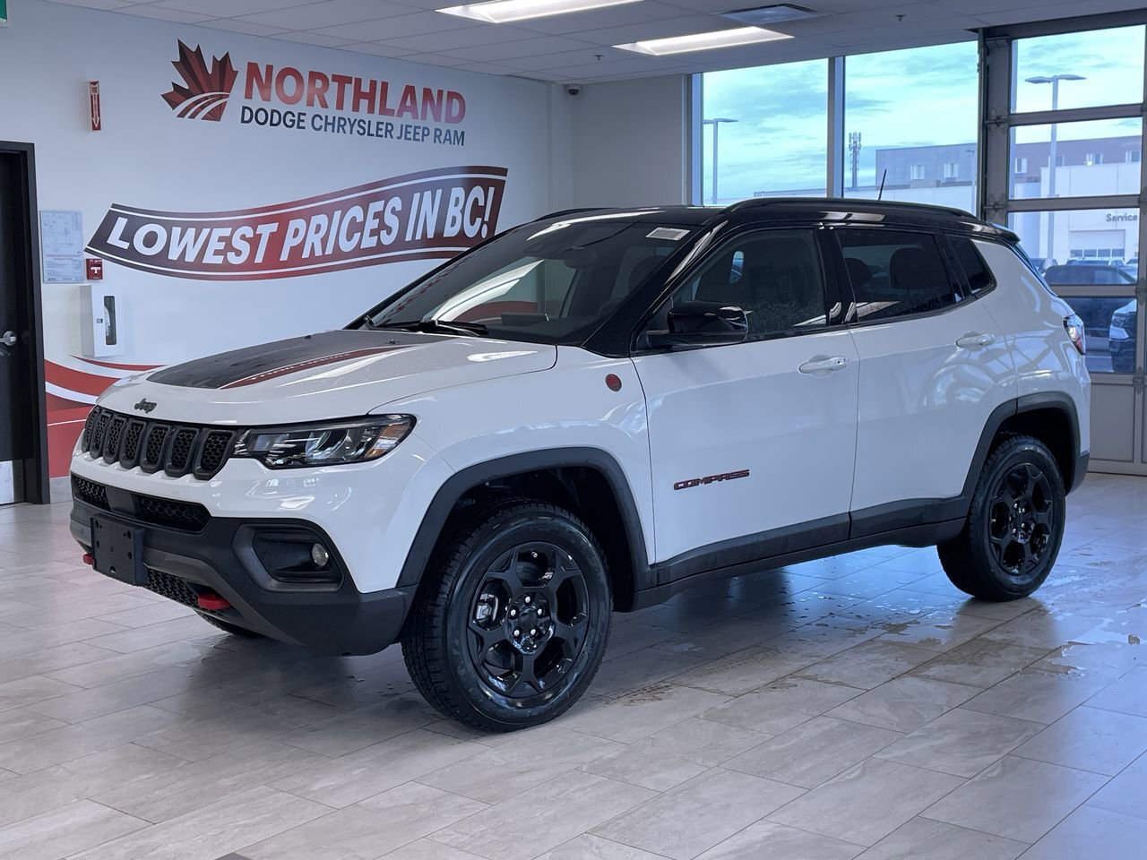 2024 Jeep Compass Trailhawk | 4X4 | Leather | Hitch | Sunroof | NAV 