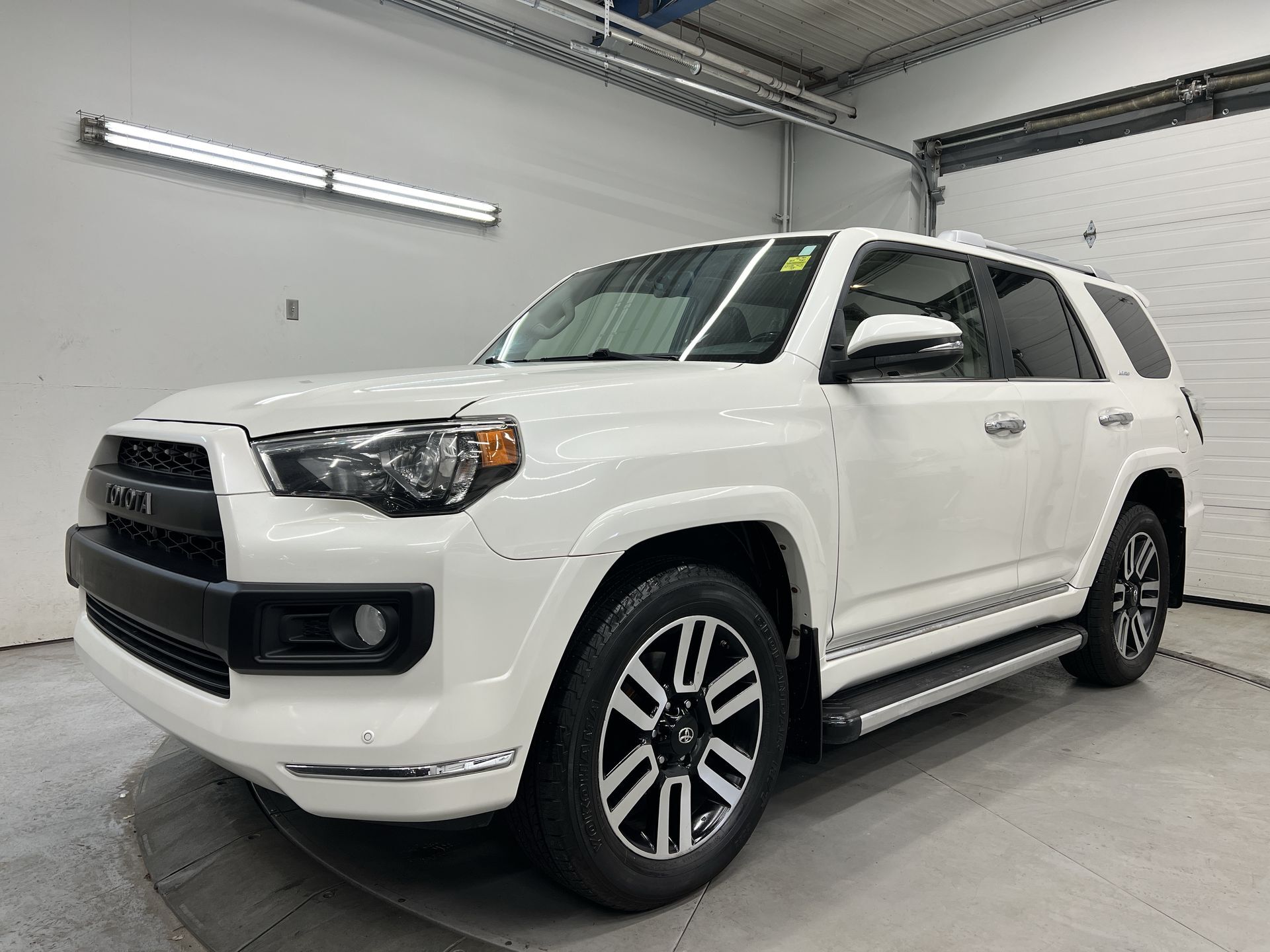 2015 Toyota 4Runner LIMITED 4x4| 7-PASS | SUNROOF | HTD/COOLED LEATHER
