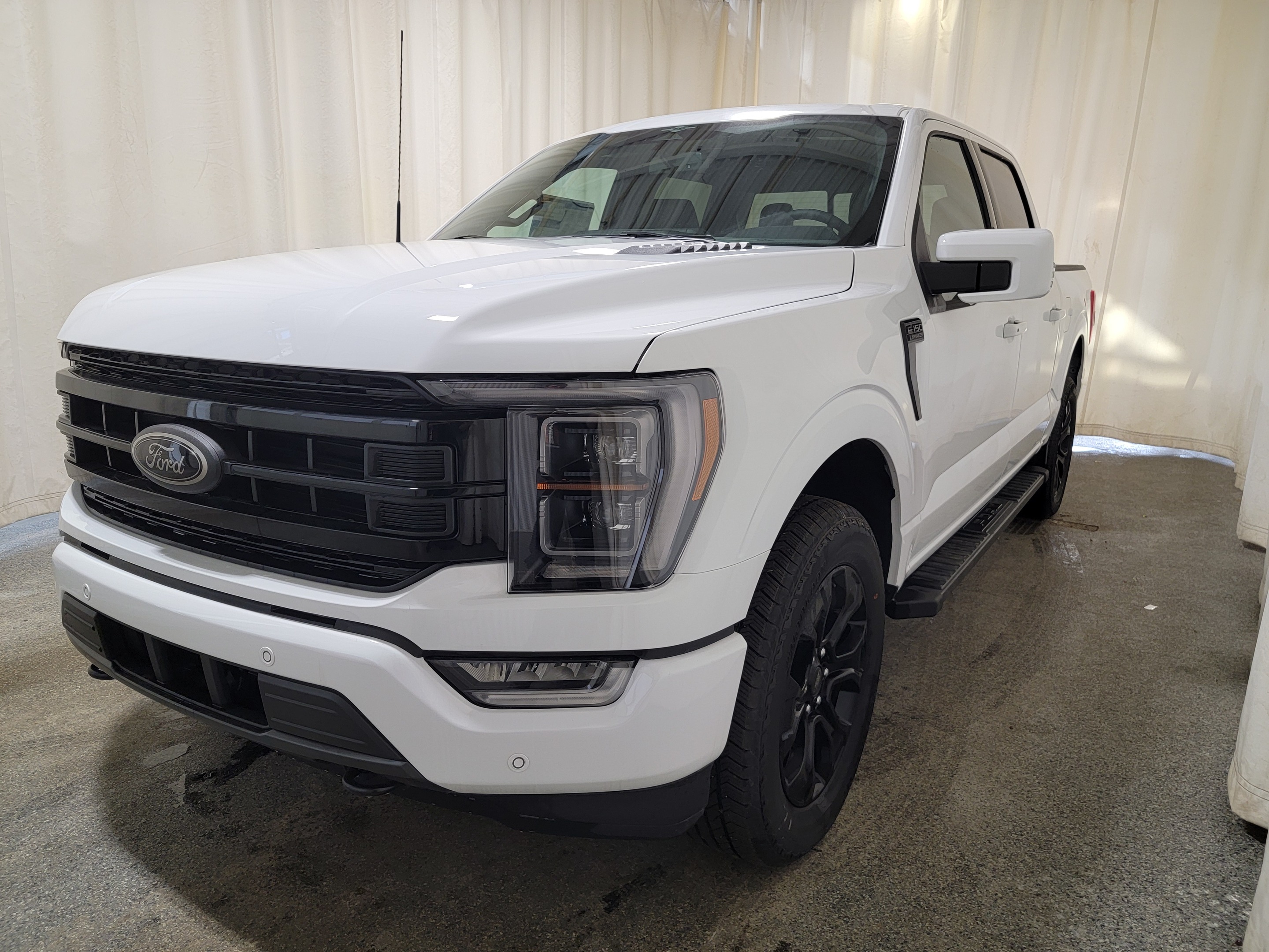 2023 Ford F-150 LARIAT 502A W/BLACK APPEARANCE PACKAGE 