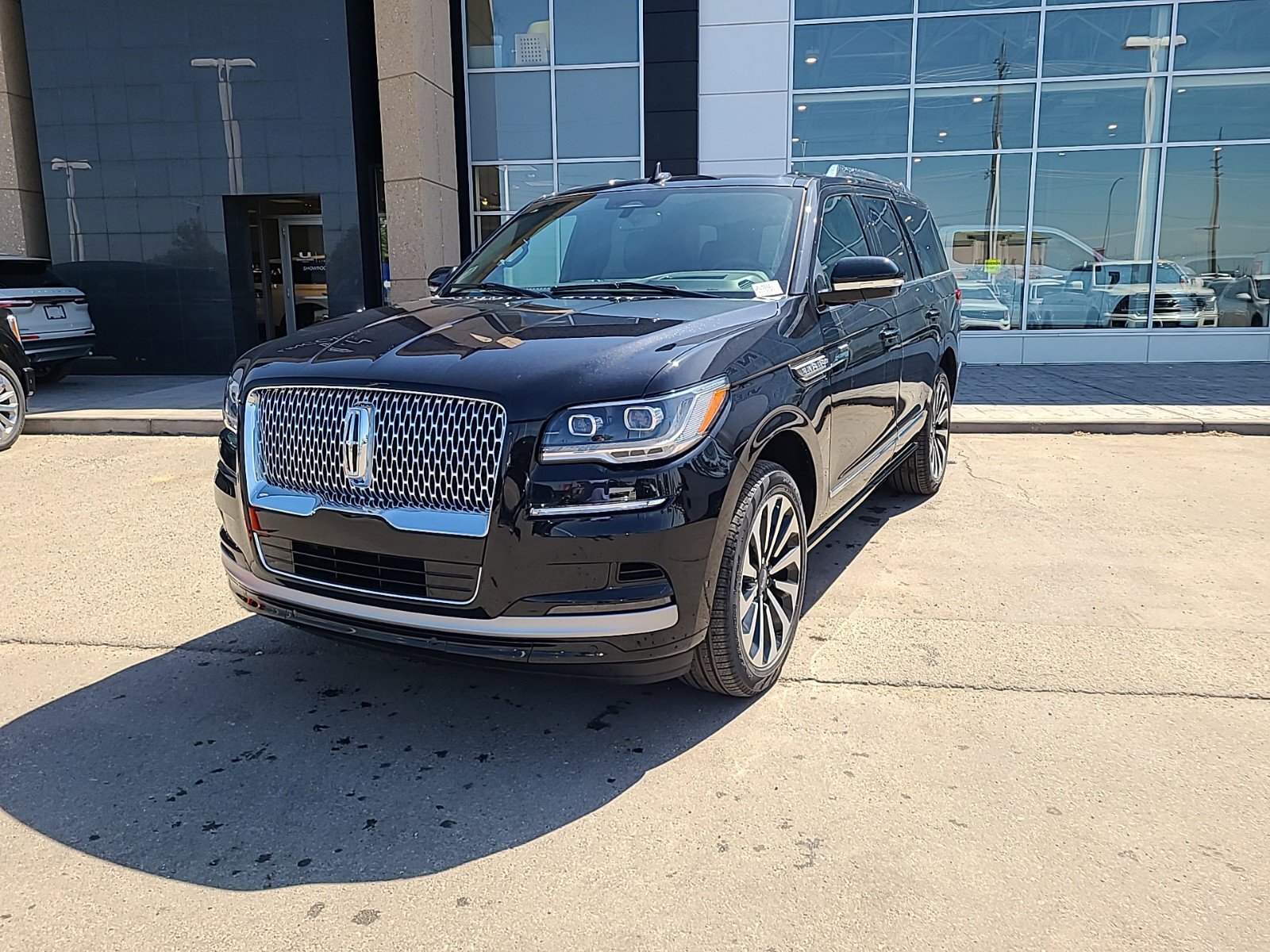 2023 Lincoln Navigator Reserve AWD W PERFECT POSITION SEATING 2ND ROW CAP