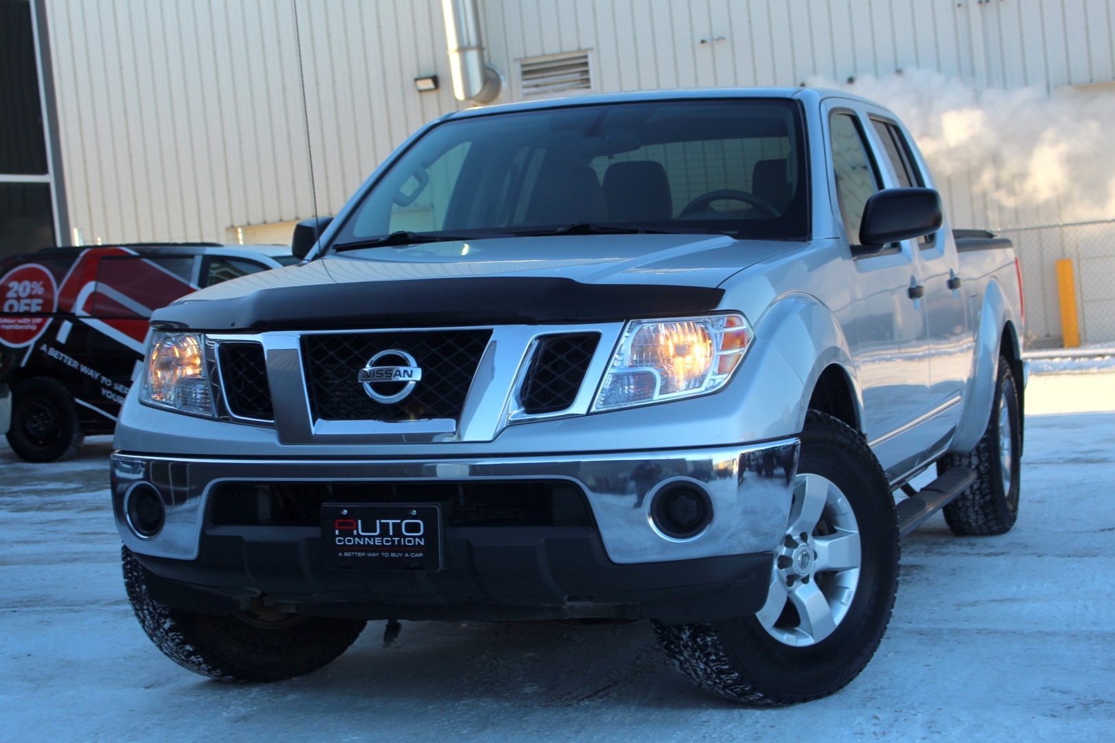 2012 Nissan Frontier SV - 4x4 - CREW CAB - LOW KMS