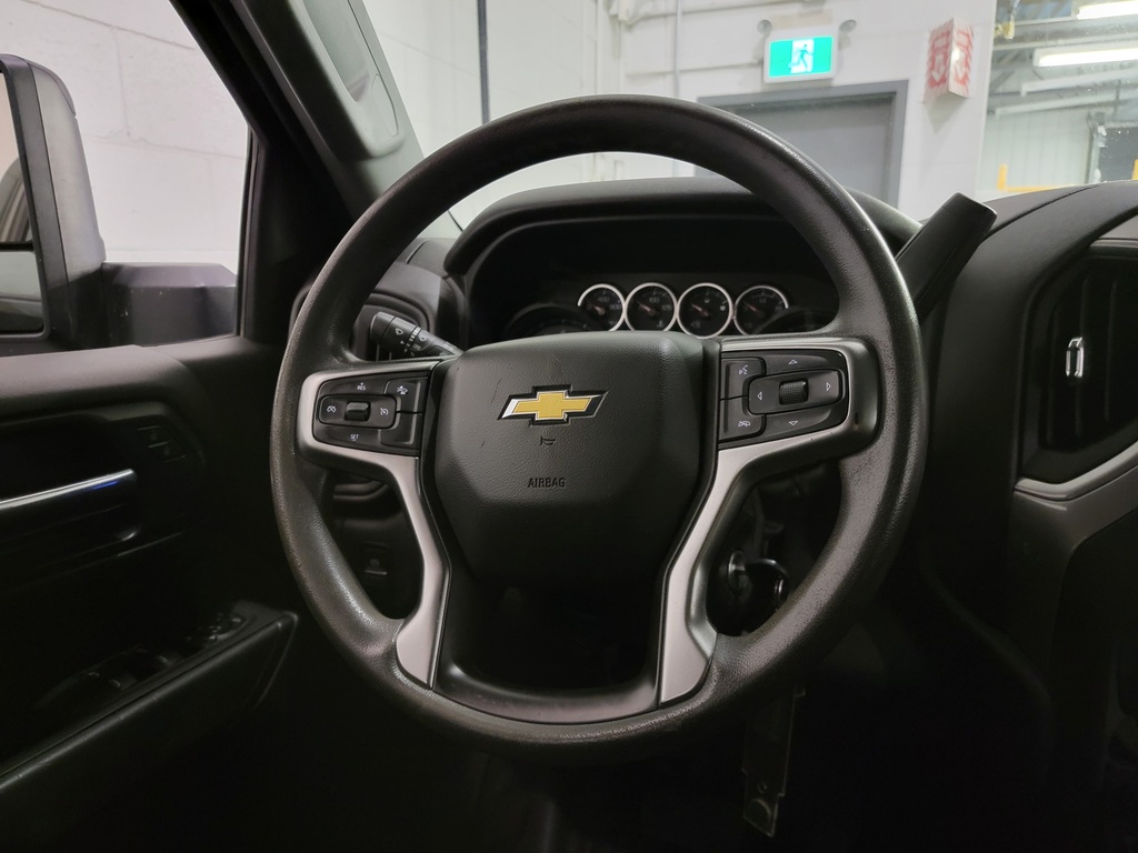 Chevrolet Silverado 1500 2021 Climatisation, Mirroirs électriques, Vitres électriques, Régulateur de vitesse, Verrouillage électrique, Bluetooth, Commandes de la radio au volant