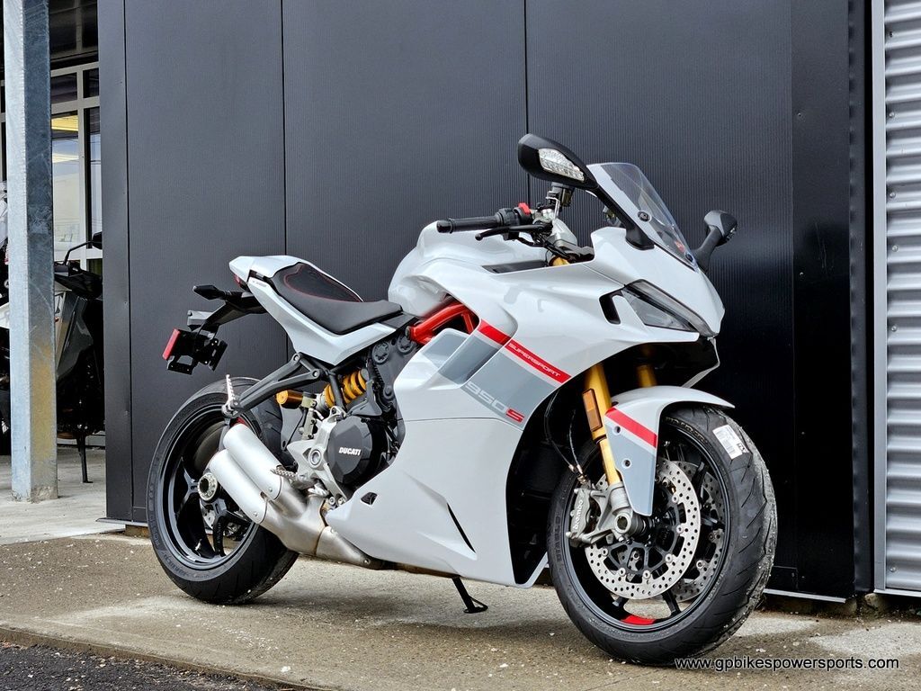 2024 Ducati Supersport 950 S White Stripe 