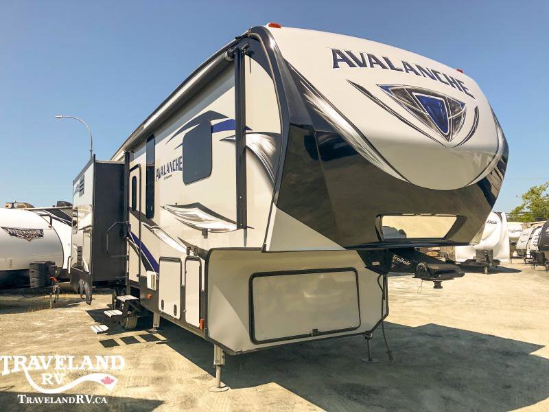 2017 Keystone RV Avalanche 330GR