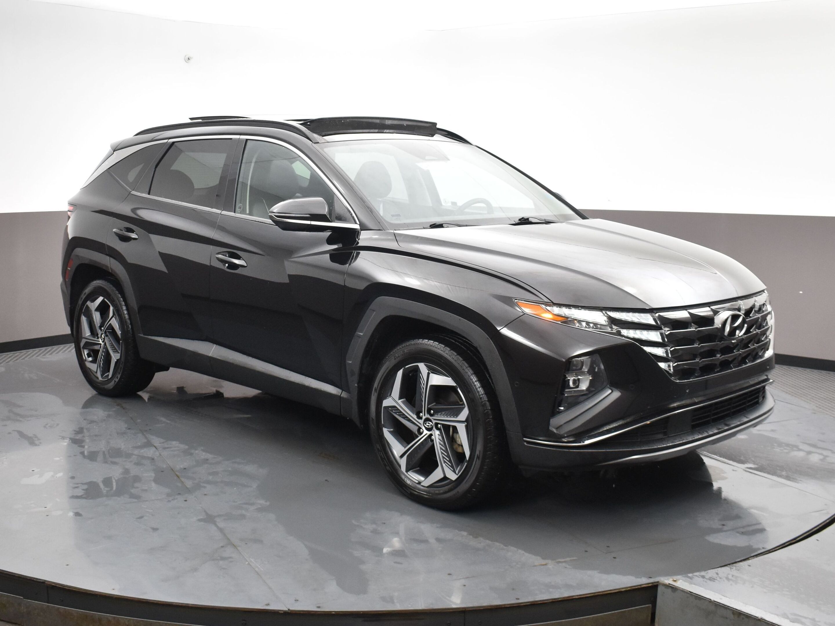 2022 Hyundai Tucson Hybrid Ultimate, AWD, Navigation, Leather, Sunroof, Apple