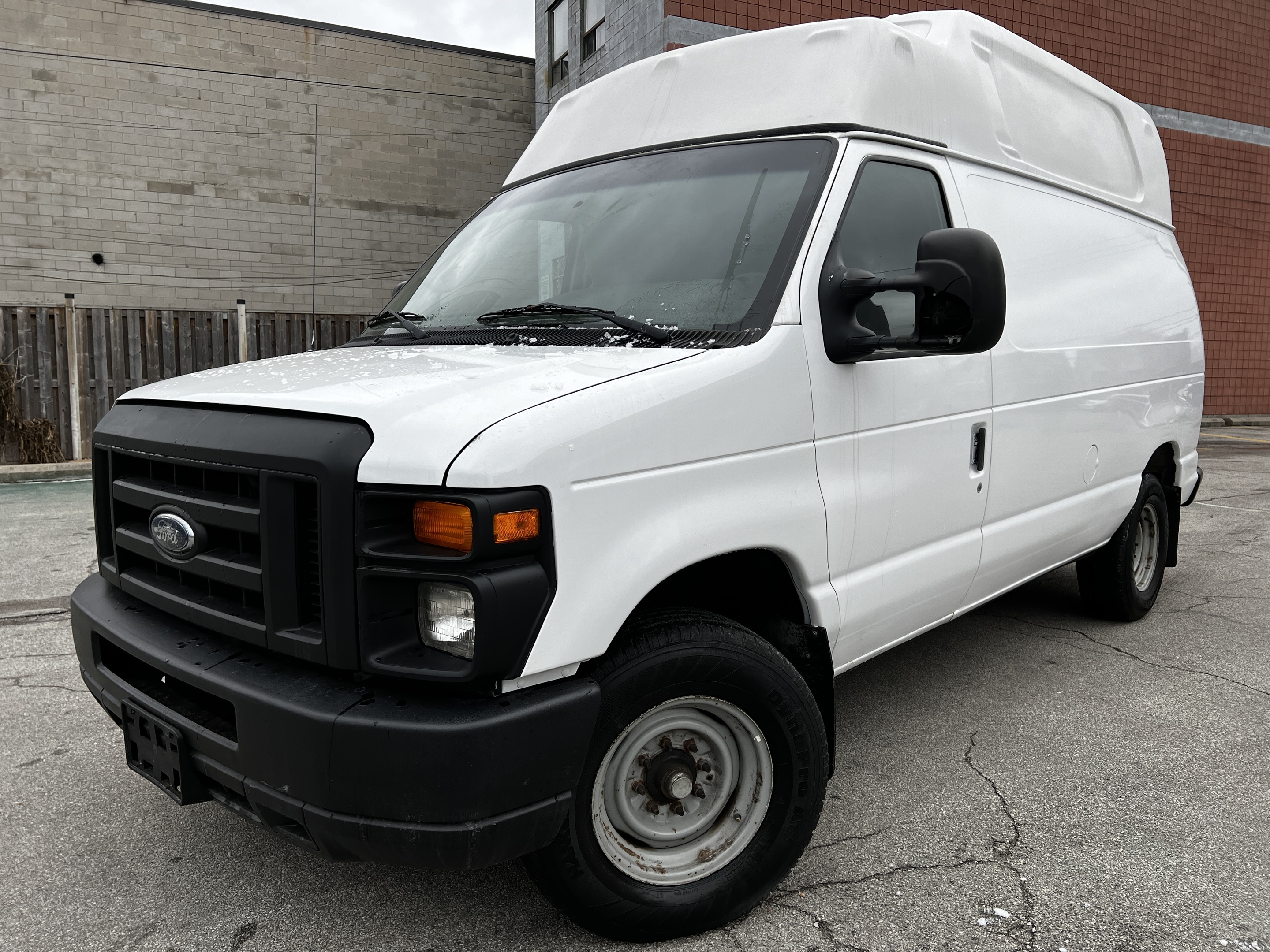 2012 Ford E-350 CARGO /  HIGH ROOF / HARD TO FIND !! VERY CLEAN !!