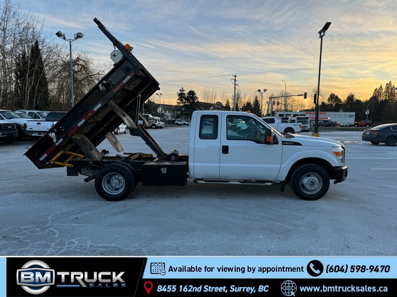 2013 Ford F-350 / Extended Cab / Dump Truck / 2wd