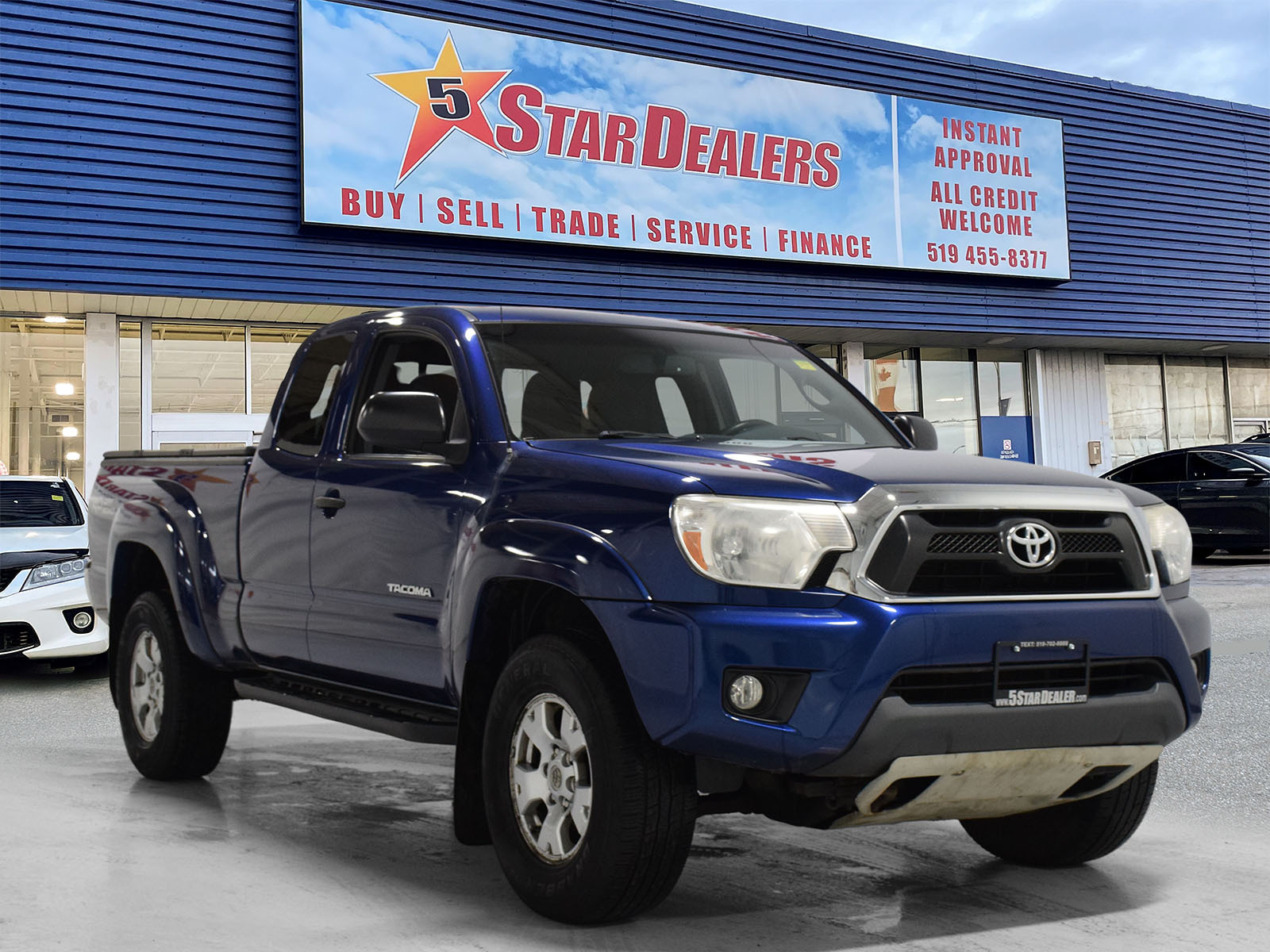 2015 Toyota Tacoma GREAT CONDITION! MUST SEE! WE FINANCE ALL CREDIT!
