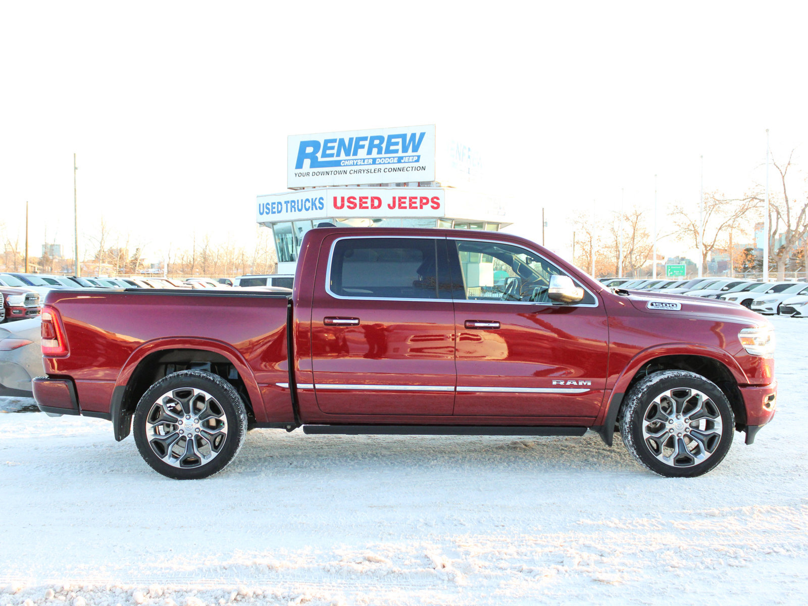 2022 Ram 1500 Limited Crew Cab 4x4, FULLY LOADED! LOW KMS!