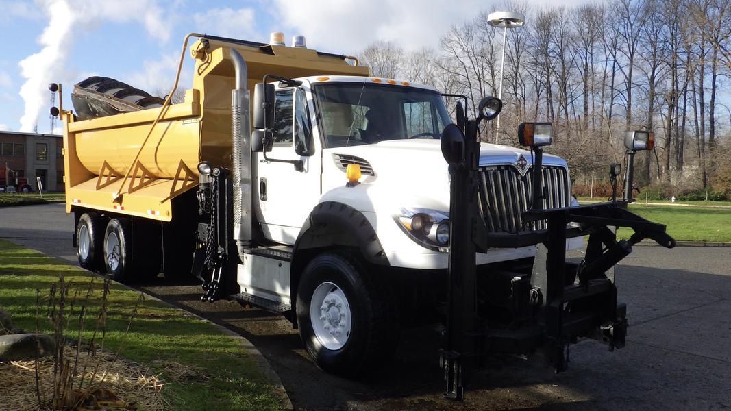 2015 International WorkStar 7600 Dump Truck With Plow/Spreader Air Brakes Diesel 6X4