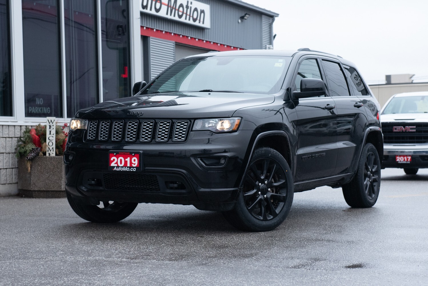 2019 Jeep Grand Cherokee | CLEAN CARFAX | LOW KMS |