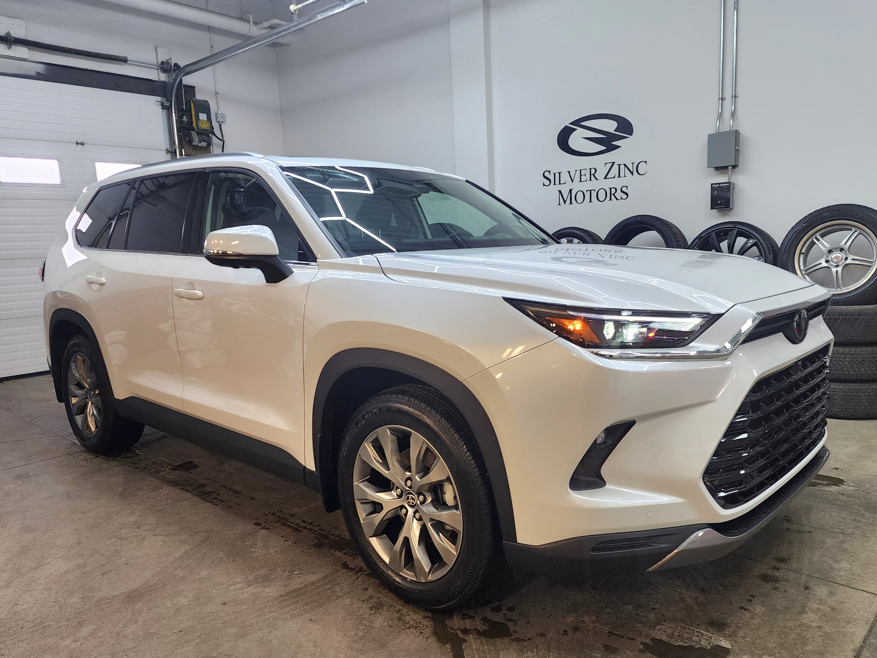2024 Toyota Grand Highlander Limited, As New, IN STOCK