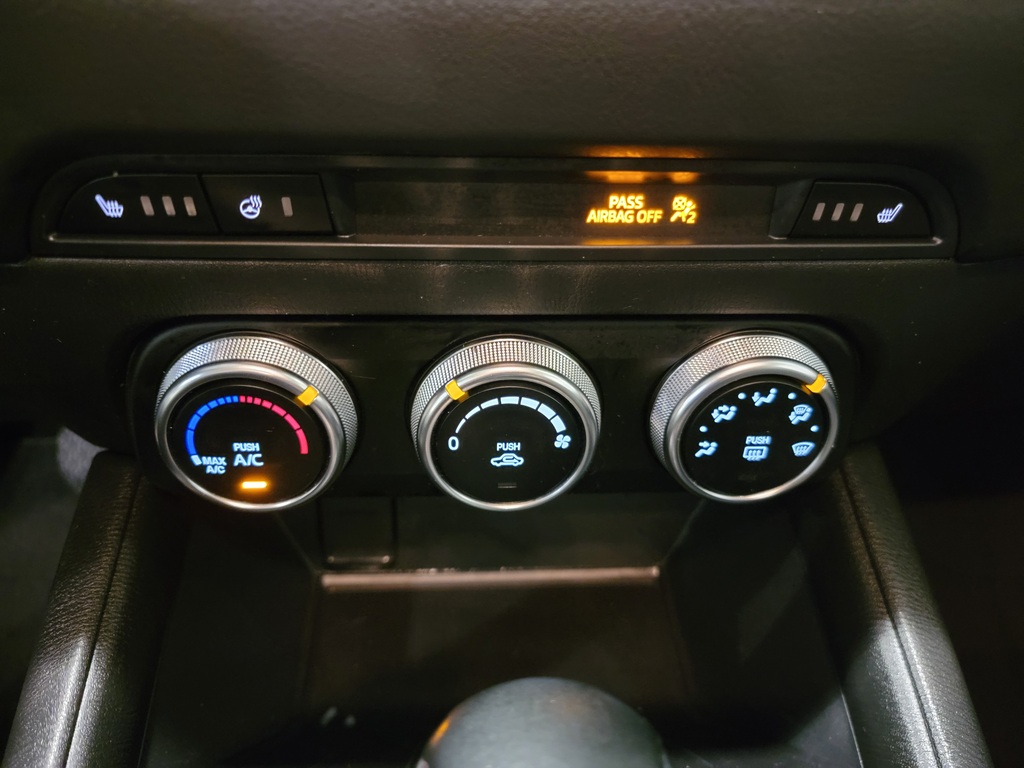 Mazda CX-5 2022 Climatisation, Mirroirs électriques, Sièges électriques, Vitres électriques, Régulateur de vitesse, Sièges chauffants, Intérieur cuir, Verrouillage électrique, Bluetooth, Hayon à ouverture mécanique, caméra-rétroviseur, Volant chauffant, Commandes de la radio au volant