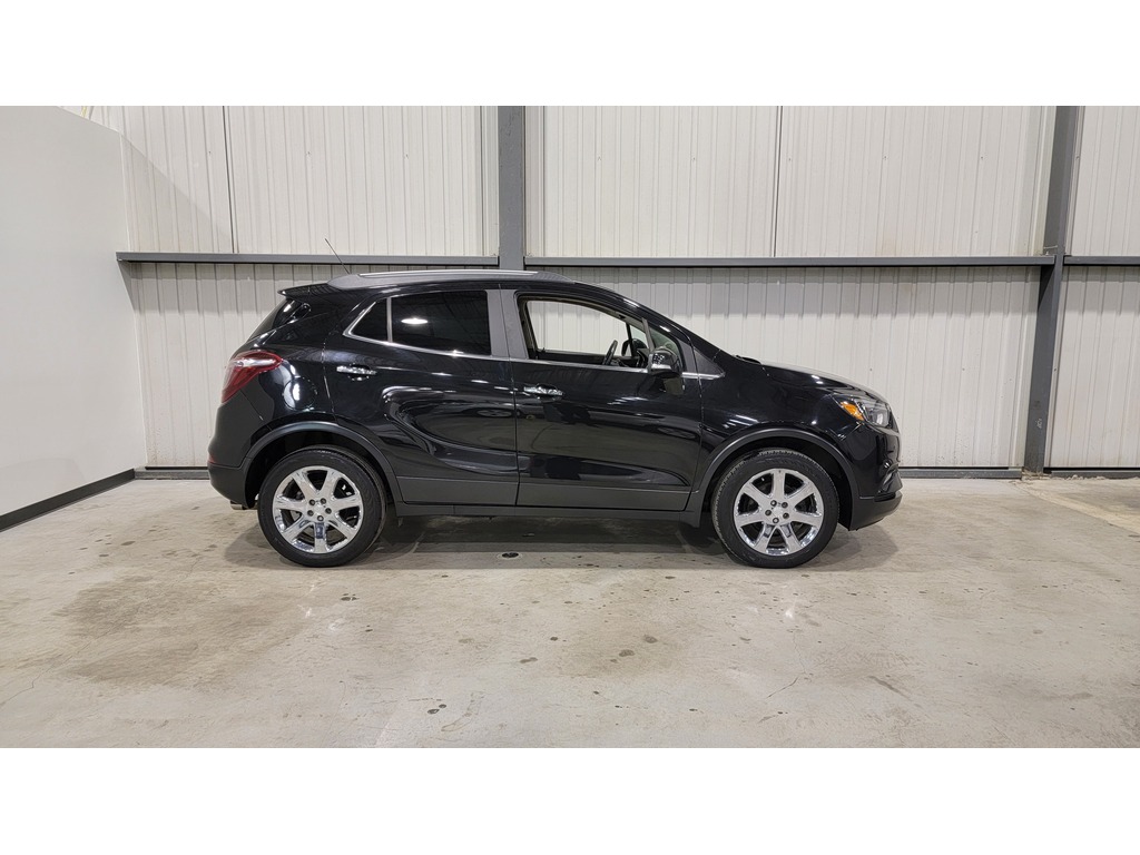 Buick Encore 2017 Air conditioner, Navigation system, Electric mirrors, Power Seats, Electric windows, Speed regulator, Heated seats, Leather interior, Electric lock, Sunroof, Bluetooth, rear-view camera, Steering wheel radio controls