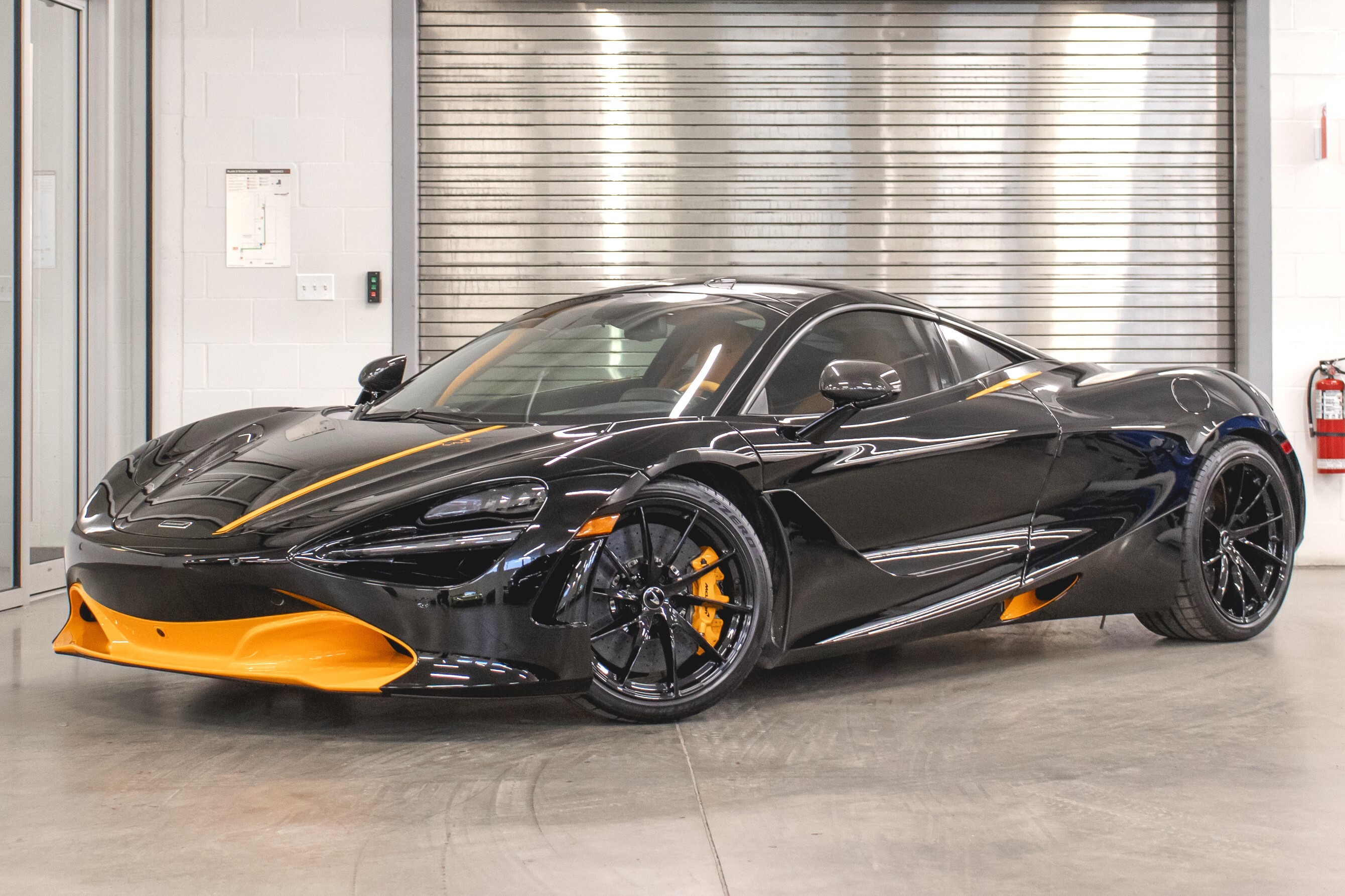 2022 McLaren 720S Performance Coupe *CANADA 10TH ANNIVERSARY BY MSO*