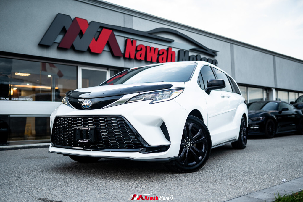 2022 Toyota Sienna XSE|HYBRID|TWO-TONE LEATHER INTERIOR|SUNROOF|ALLOY