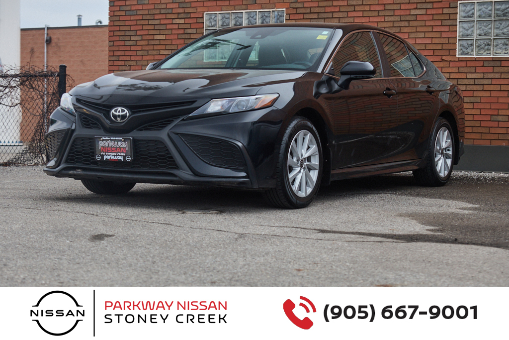 2022 Toyota Camry SE AUTO / LEATHER INTERIOR / FEATURE LOADED