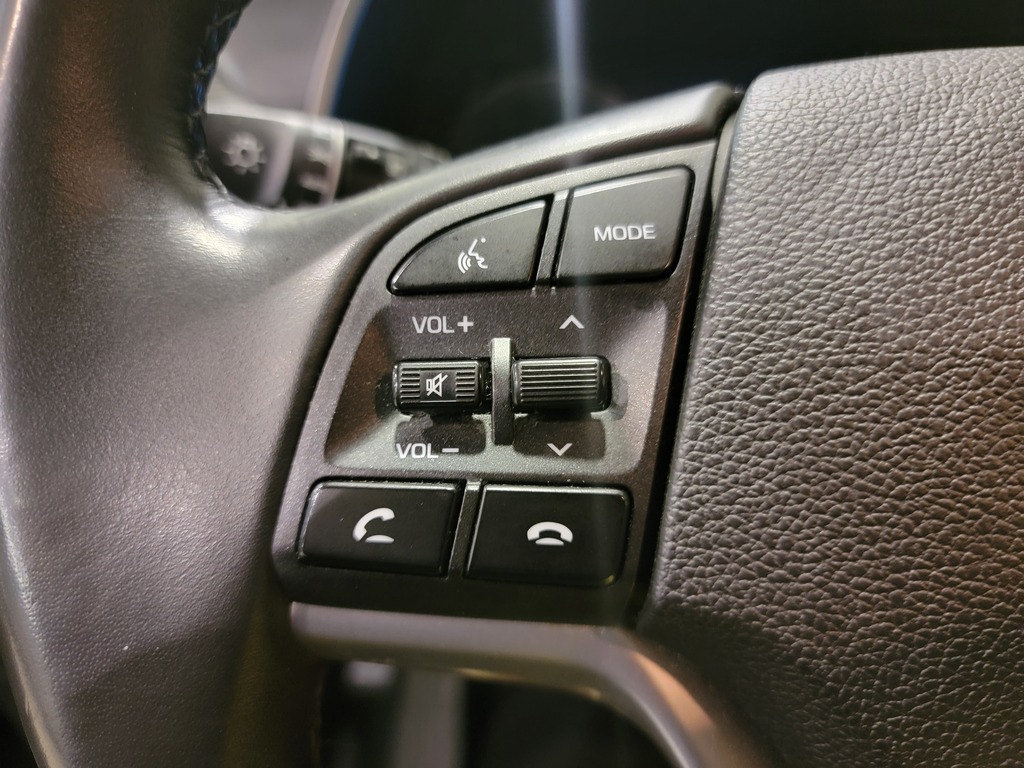 Hyundai Tucson 2021 Climatisation, Mirroirs électriques, Vitres électriques, Régulateur de vitesse, Sièges chauffants, Verrouillage électrique, Bluetooth, Prise auxiliaire 12 volts, caméra-rétroviseur, Volant chauffant, Commandes de la radio au volant