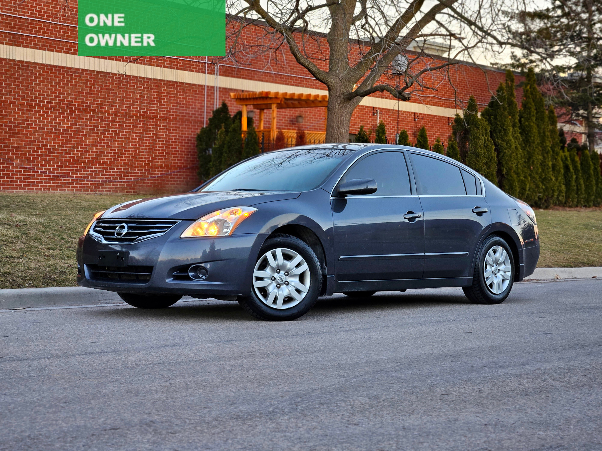 2012 Nissan Altima 2.5L 4-Cylinder ** ONE Owner**  **ONLY 100,000KM**