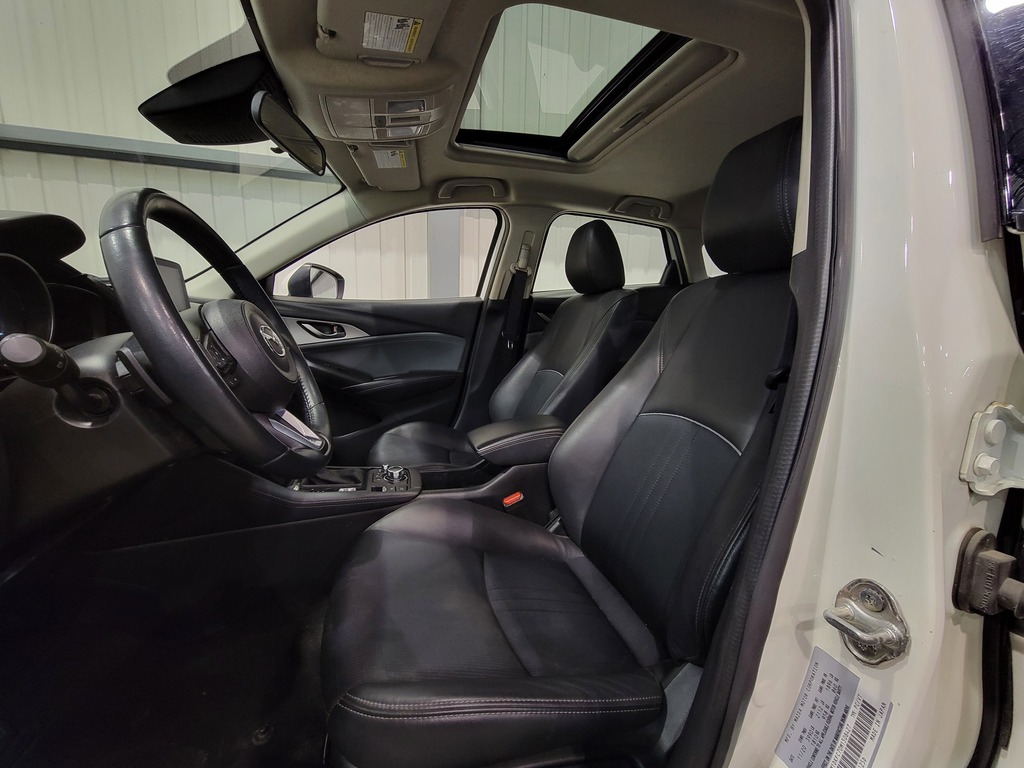 Mazda CX-3 2021 Climatisation, Mirroirs électriques, Vitres électriques, Régulateur de vitesse, Sièges chauffants, Intérieur cuir, Verrouillage électrique, Toit ouvrant, Bluetooth, Prise auxiliaire 12 volts, caméra-rétroviseur, Volant chauffant, Commandes de la radio au volant