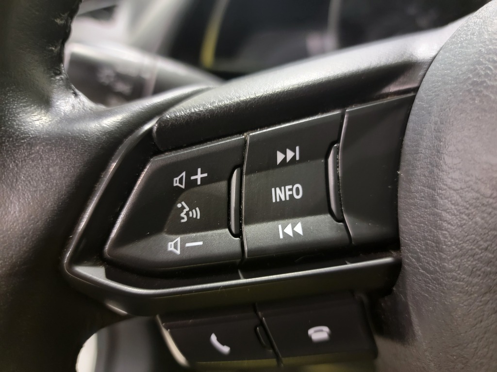 Mazda CX-3 2021 Climatisation, Mirroirs électriques, Vitres électriques, Régulateur de vitesse, Sièges chauffants, Intérieur cuir, Verrouillage électrique, Toit ouvrant, Bluetooth, Prise auxiliaire 12 volts, caméra-rétroviseur, Volant chauffant, Commandes de la radio au volant