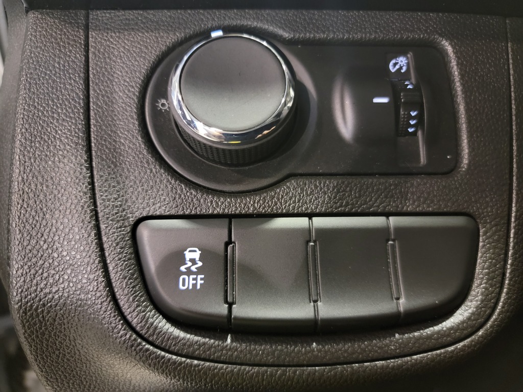 Chevrolet Spark 2020 Climatisation, Vitres électriques, Verrouillage électrique, Régulateur de vitesse, Bluetooth, Prise auxiliaire 12 volts, caméra-rétroviseur, Commandes de la radio au volant