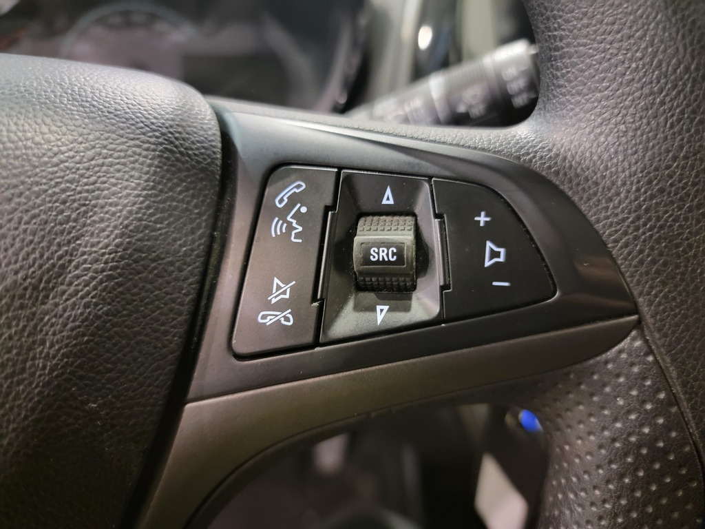 Chevrolet Spark 2020 Climatisation, Vitres électriques, Verrouillage électrique, Régulateur de vitesse, Bluetooth, Prise auxiliaire 12 volts, caméra-rétroviseur, Commandes de la radio au volant