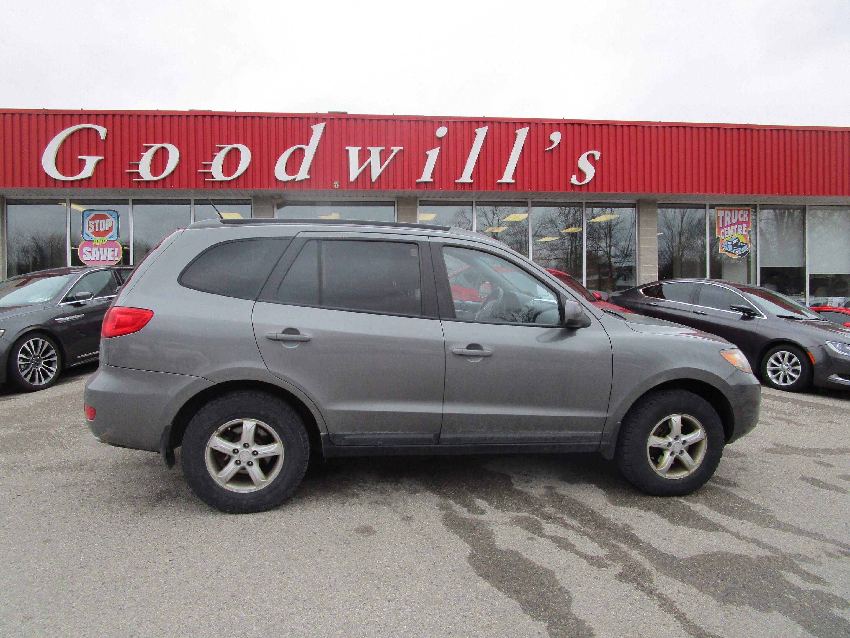 2009 Hyundai Santa Fe LOCAL TRADE, SOLD AS IS, NOT INSPECTED FOR SAFETY!