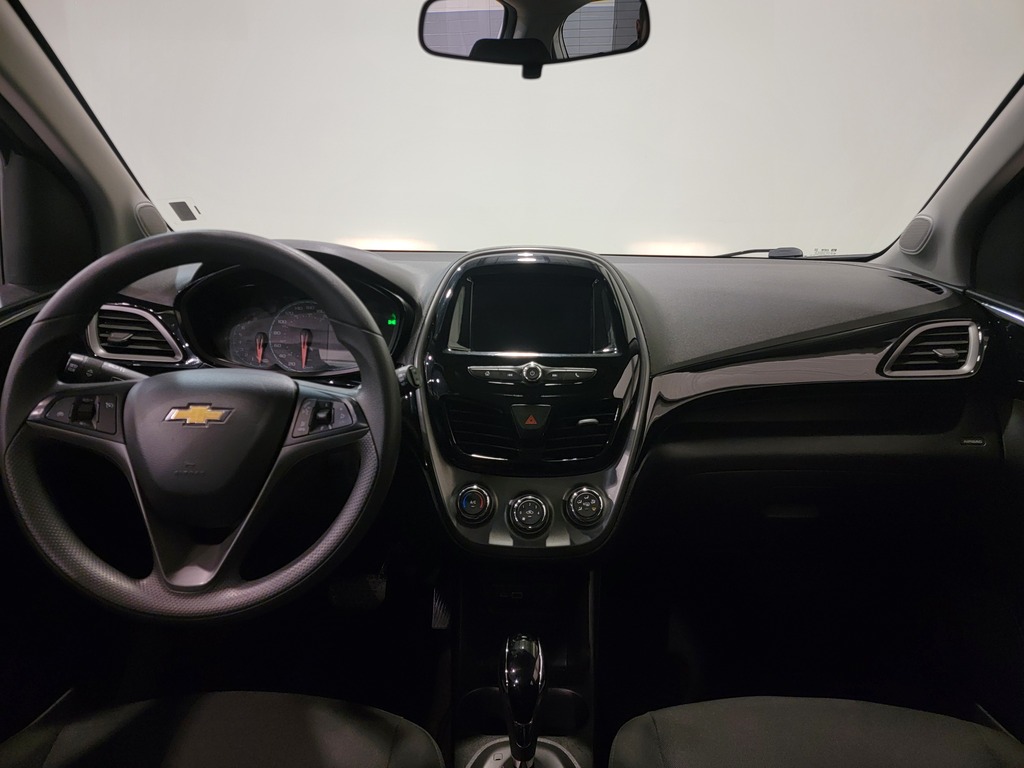 Chevrolet Spark 2020 Climatisation, Mirroirs électriques, Vitres électriques, Verrouillage électrique, Régulateur de vitesse, Bluetooth, Prise auxiliaire 12 volts, caméra-rétroviseur, Commandes de la radio au volant