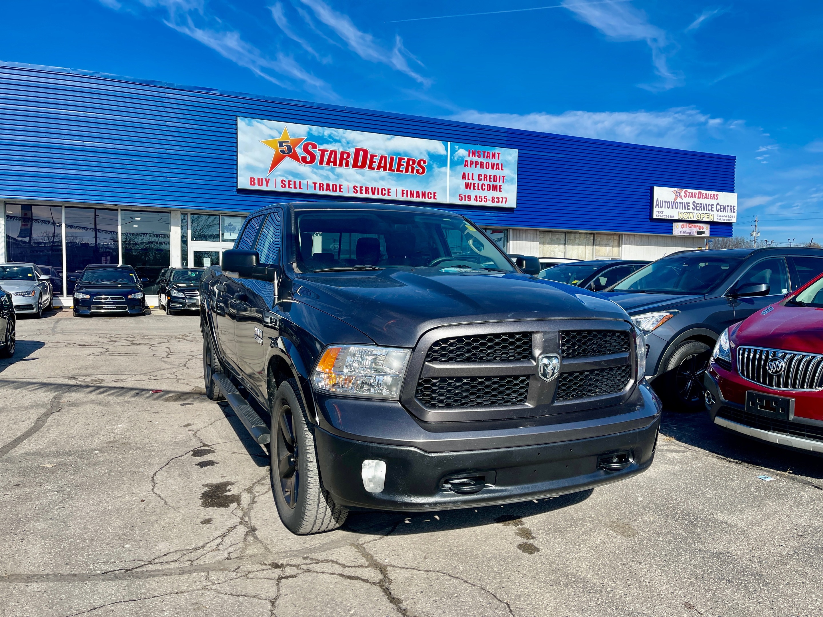 2017 Ram 1500 H-SEATS R-CAM MINT CONDITION WE FINANCE ALL CREDIT