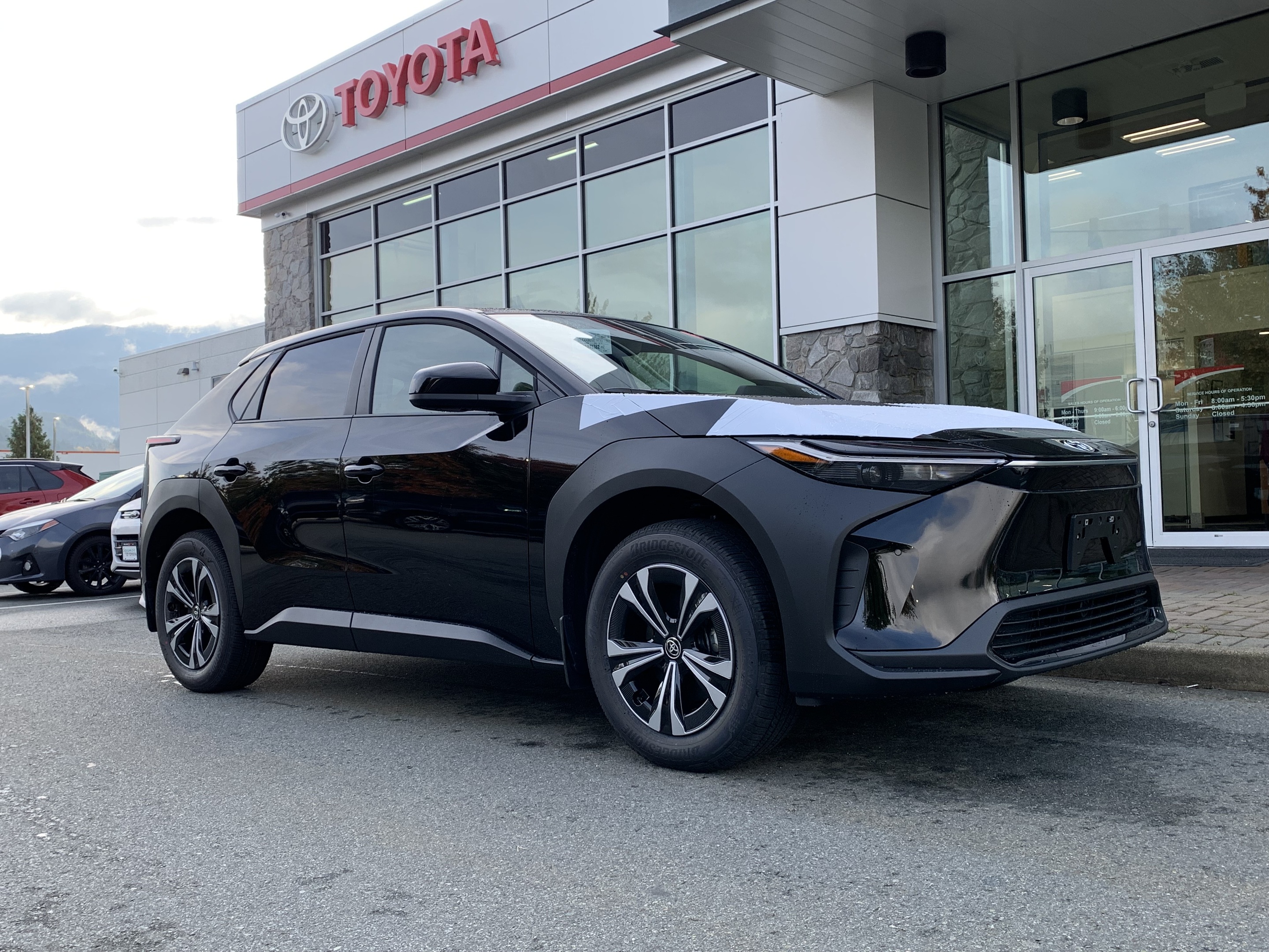 2024 Toyota bZ4X XLE AWD - Up to $9000 Rebates Available