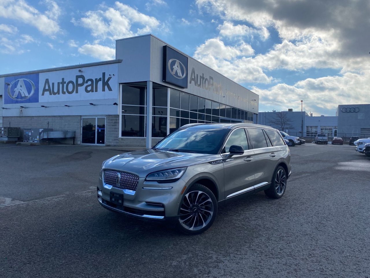 2023 Lincoln Aviator Reserve AWD | Heated + Cooled Front/Rear Seats | M