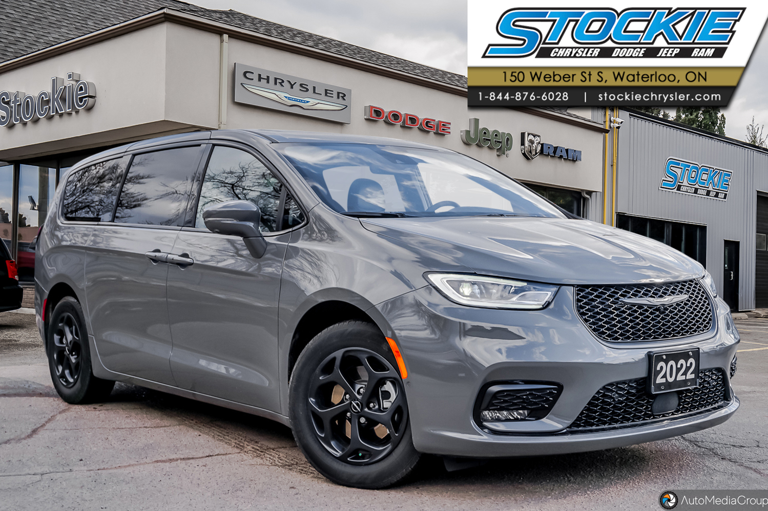 2022 Chrysler Pacifica Hybrid Limited  S Appearance Pkg | Low Kms