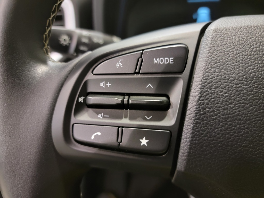 Hyundai Venue 2023 Climatisation, Mirroirs électriques, Vitres électriques, Sièges chauffants, Intérieur cuir, Verrouillage électrique, Toit ouvrant, Bluetooth, Prise auxiliaire 12 volts, caméra-rétroviseur, Volant chauffant, Commandes de la radio au volant