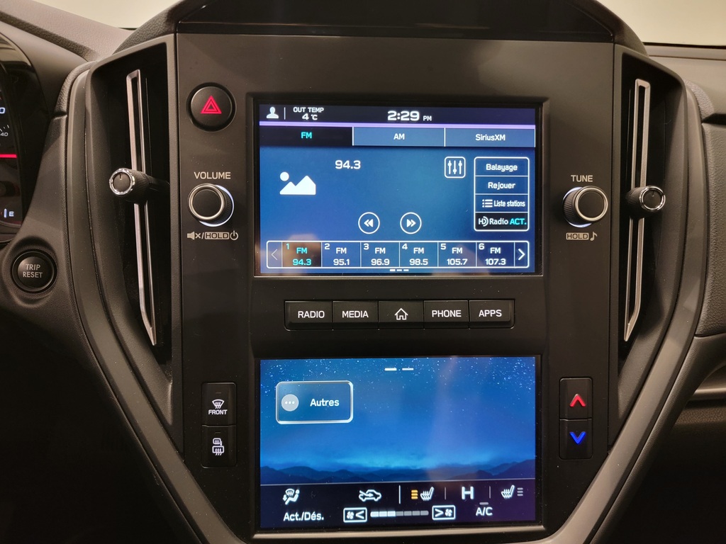 Subaru WRX 2022 Climatisation, Mirroirs électriques, Vitres électriques, Sièges chauffants, Verrouillage électrique, Régulateur de vitesse, Miroirs chauffants, Bluetooth, Prise auxiliaire 12 volts, caméra-rétroviseur, Commandes de la radio au volant