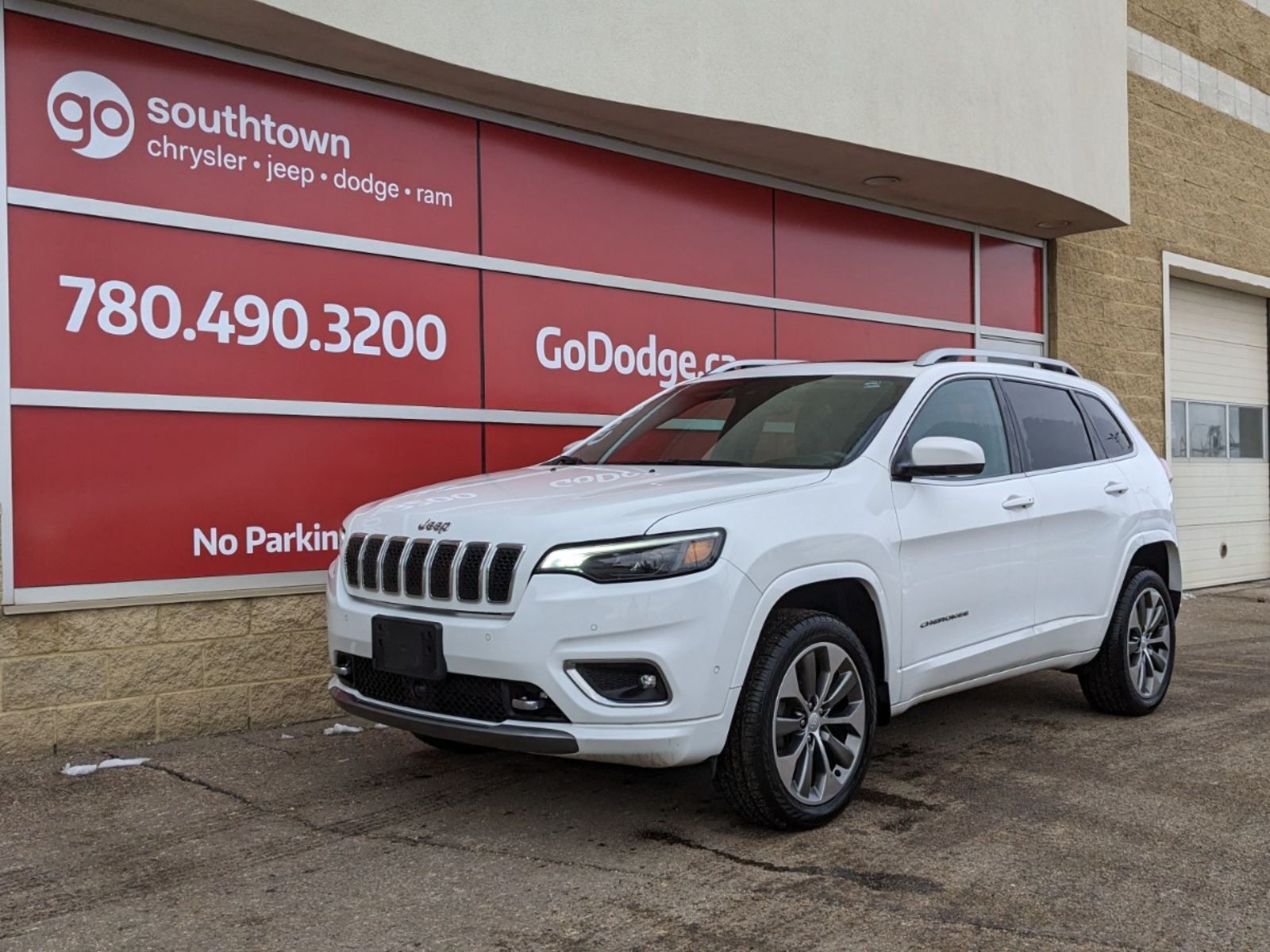 2019 Jeep Cherokee OVERLAND IN BRIGHT WHITE EQUIPPED WITH A 2.0L TURB