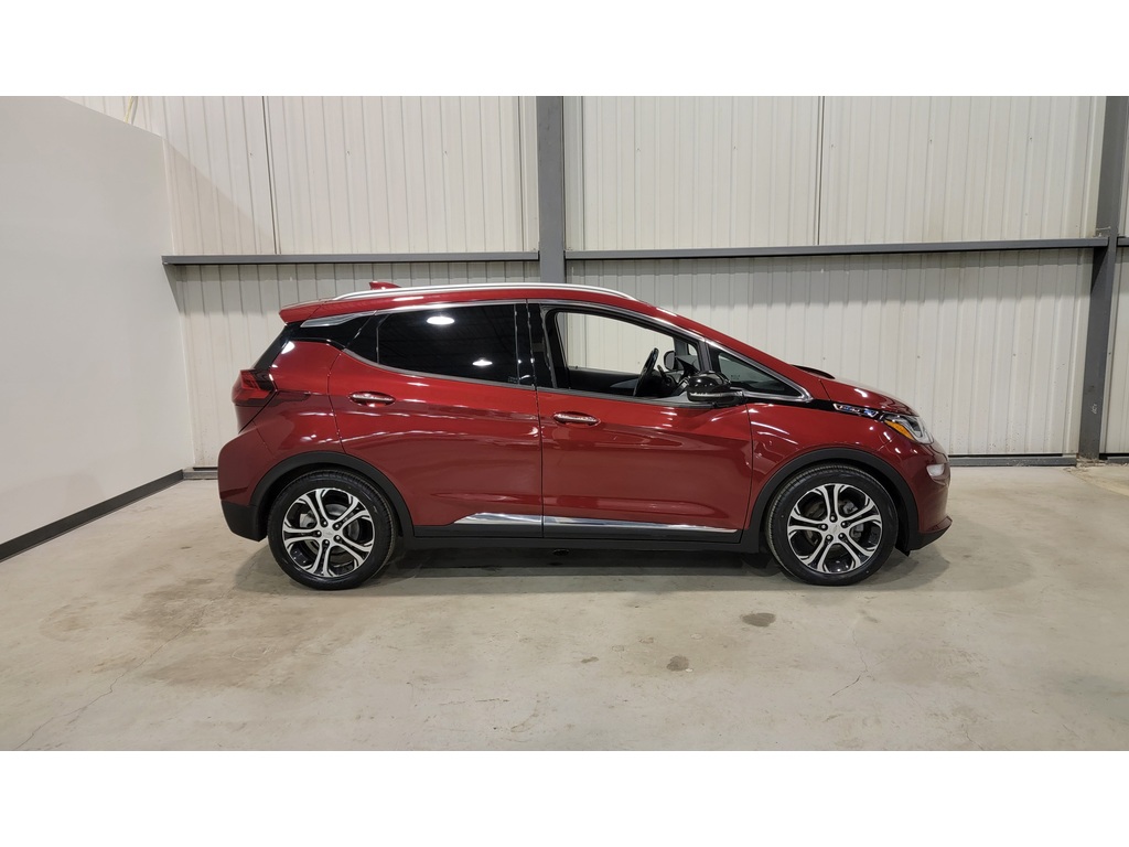 Chevrolet Bolt EV 2019 Air conditioner, Electric mirrors, Electric windows, Heated seats, Leather interior, Electric lock, Speed regulator, Bluetooth, , rear-view camera, Heated steering wheel