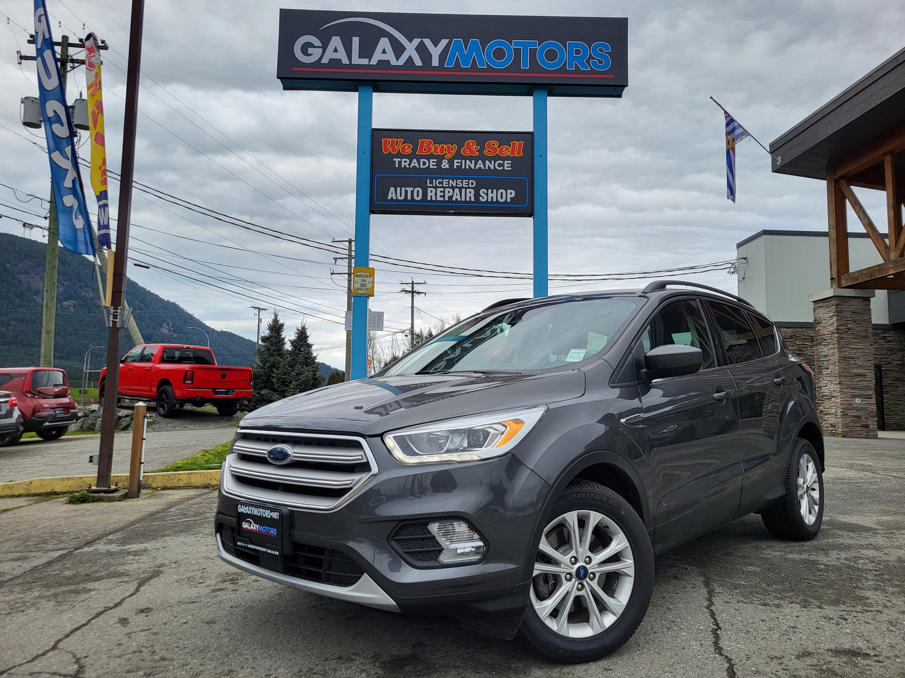 2018 Ford Escape SEL EcoBoost 4WD,Panoramic Roof, Bluetooth