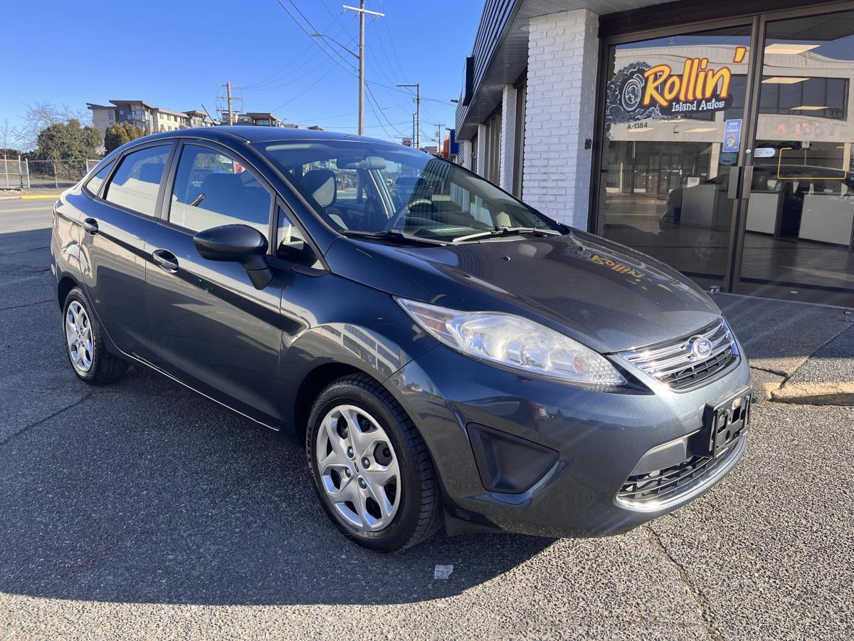 2011 Ford Fiesta 4dr | Sdn | SE | MANUAL | Fuel Efficient |LOW KM