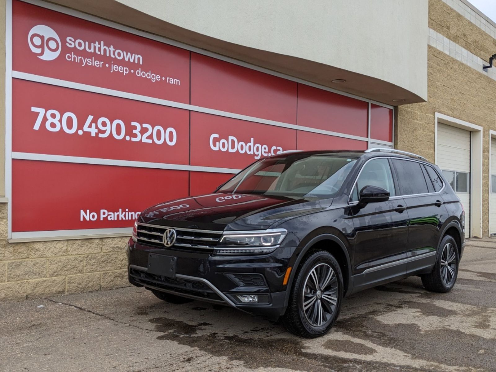 2020 Volkswagen Tiguan HIGHLINE IN BLACK EQUIPPED WITH A 2.0L TURBO I4 , 