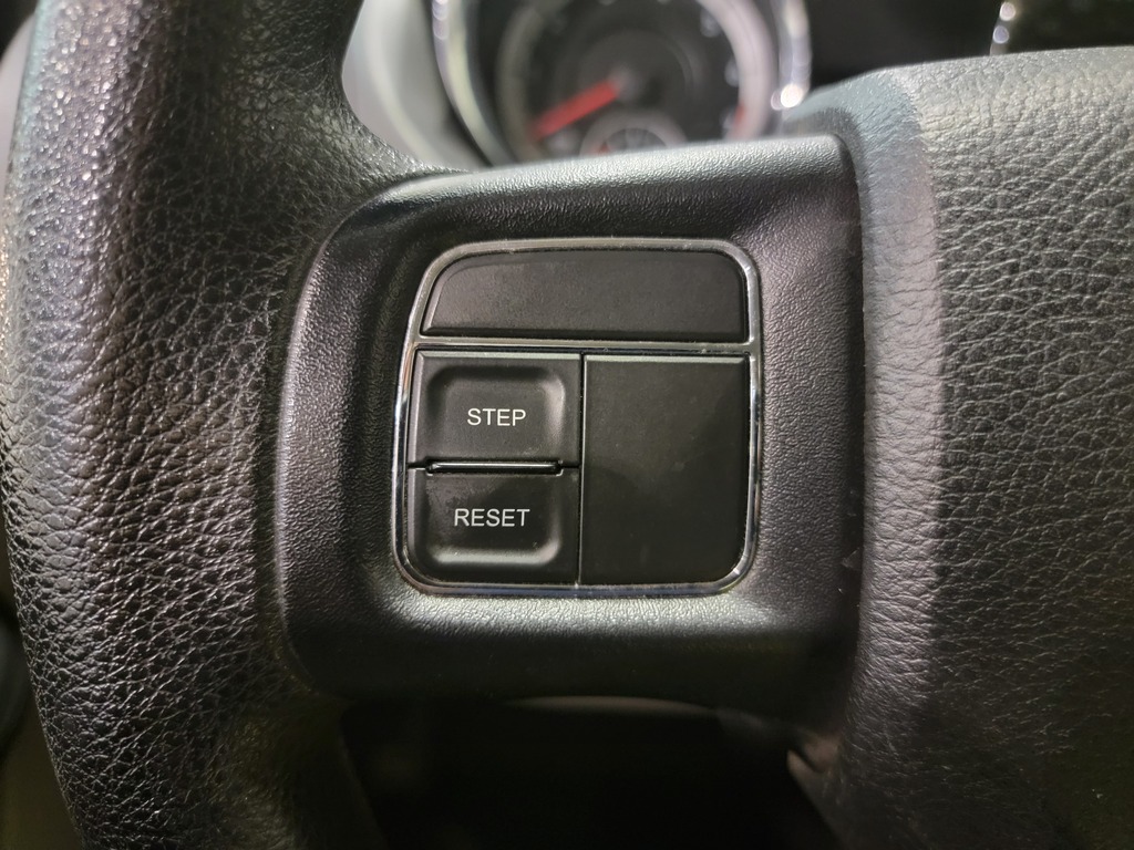 Dodge Grand Caravan 2017 Air conditioner, CD player, Electric mirrors, Electric windows, Electric lock, Speed regulator, Heated mirrors, Bluetooth, Third row seat, , Steering wheel radio controls, 