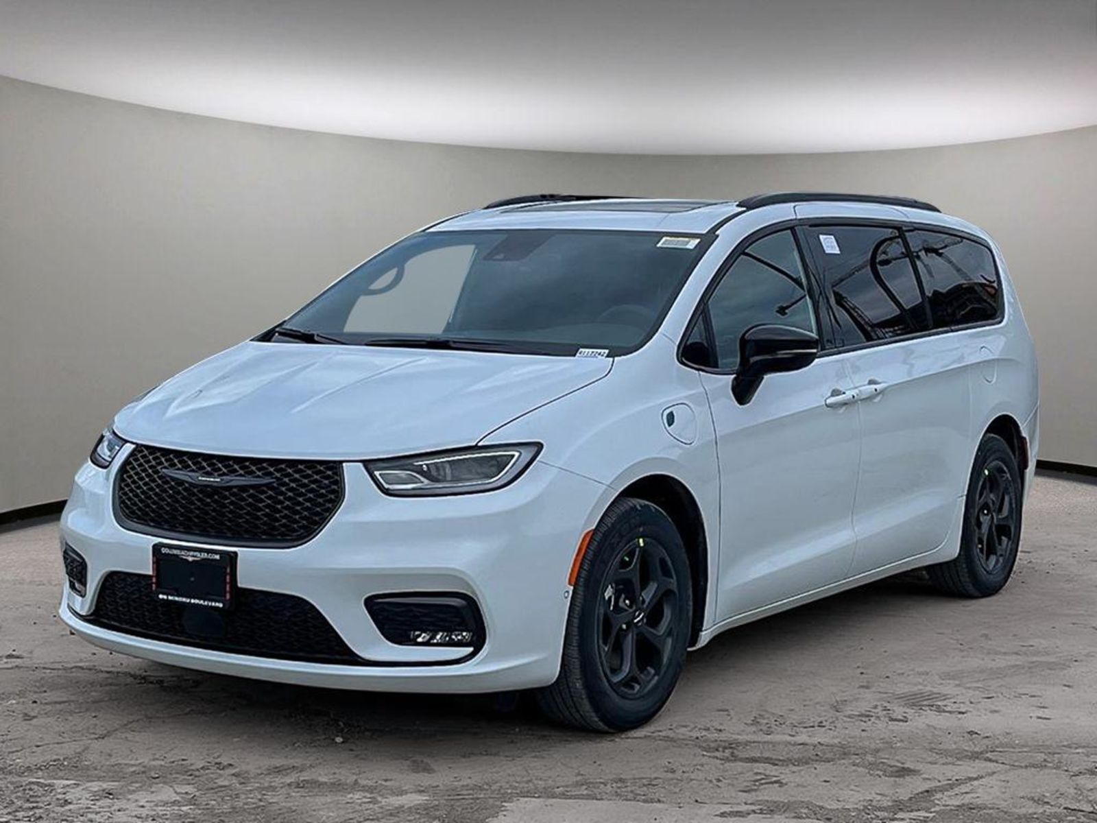 2024 Chrysler Pacifica Hybrid Premium S Appearance - Uconnect Theater and Sound 